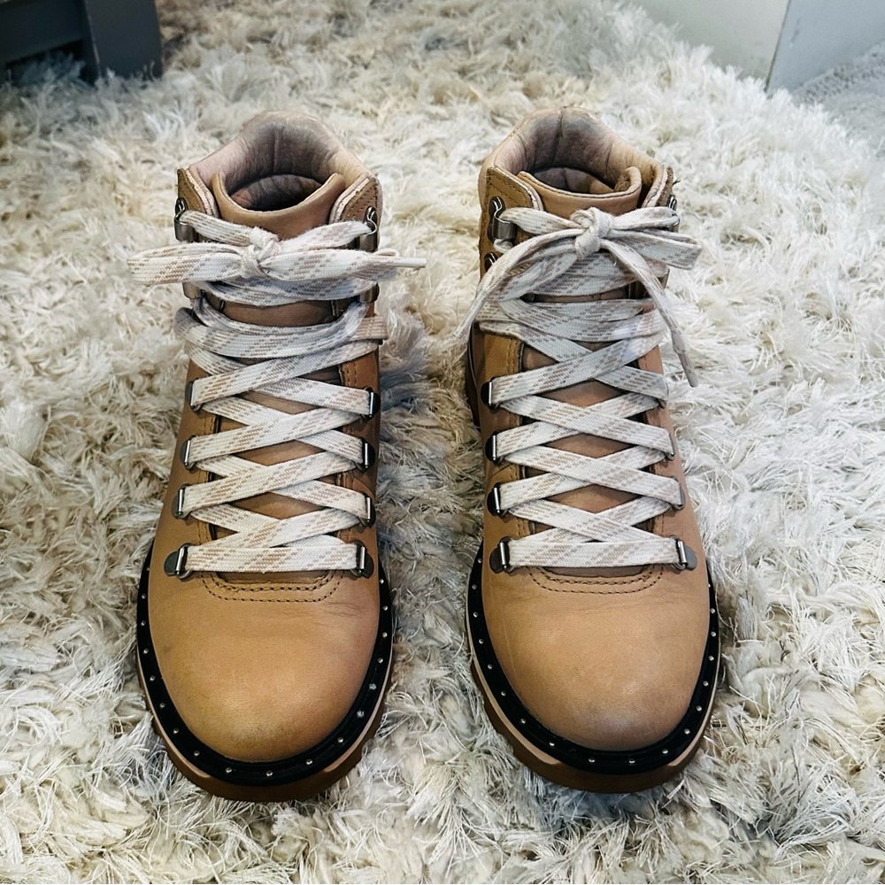 Sorel Light Tan Boots with Black Interior